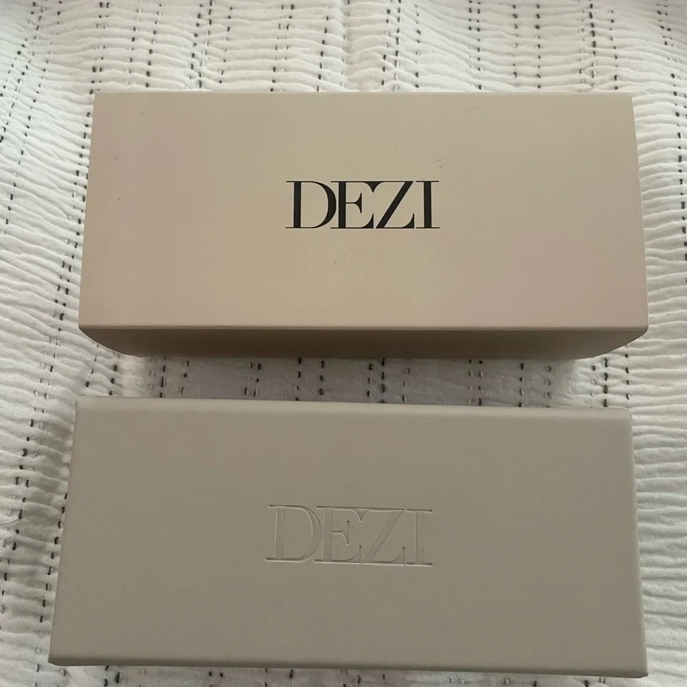 DEZI Black Square-Frame Sunglasses with Gold Accent